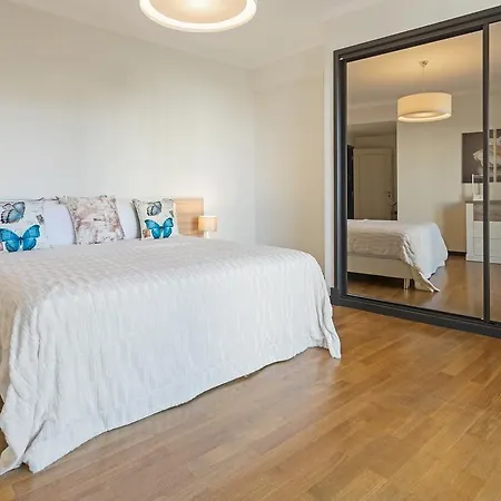 Rodamar I By An Island * Funchal (Madeira)