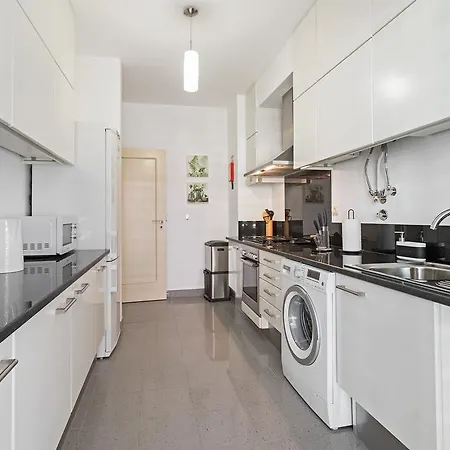 Rodamar I By An Island