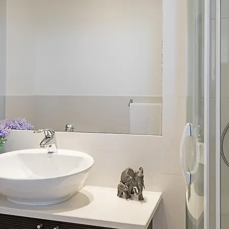 Rodamar I By An Island